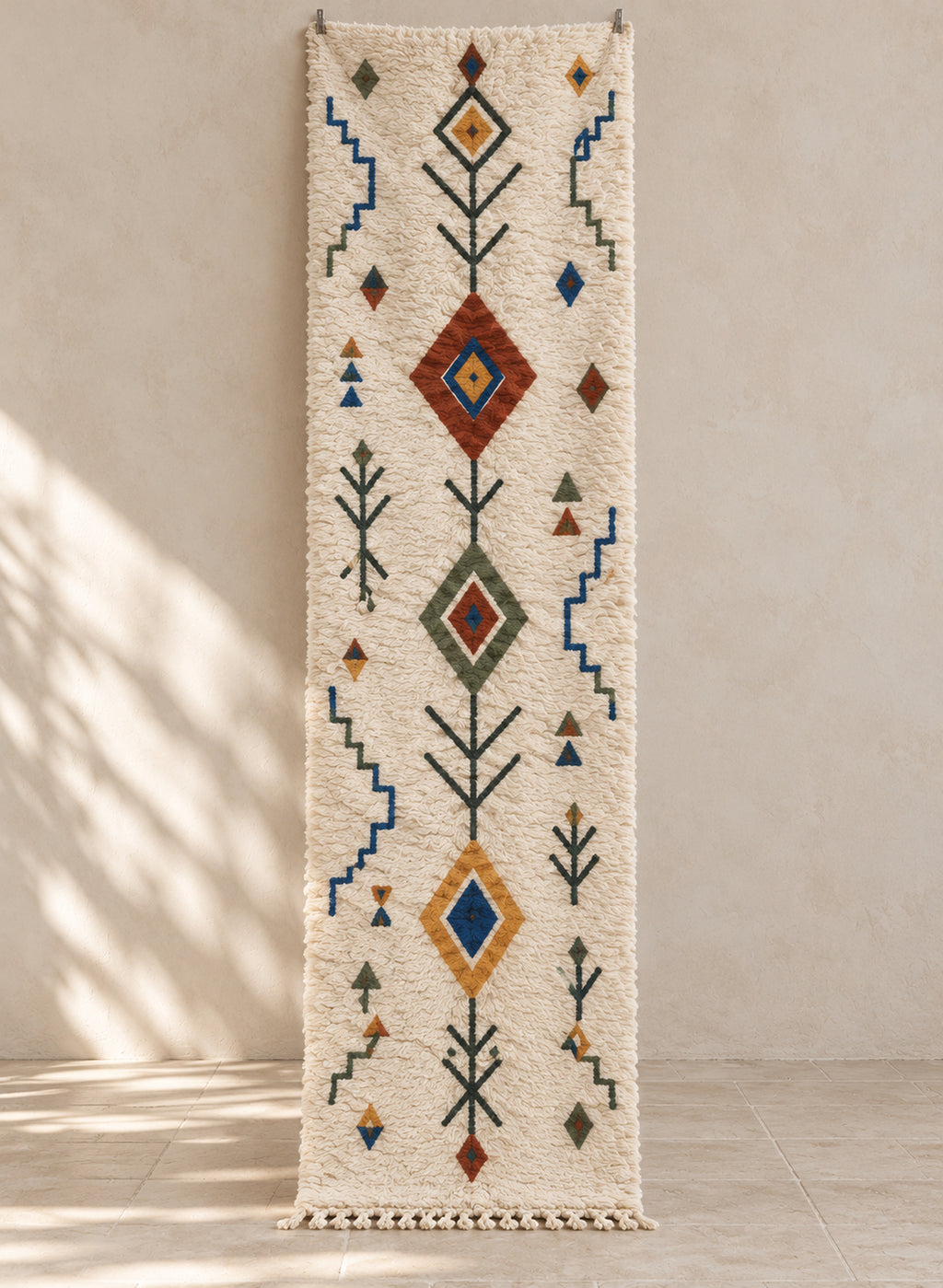 Ivory Azilal runner with three colorful diamonds on a tree axis