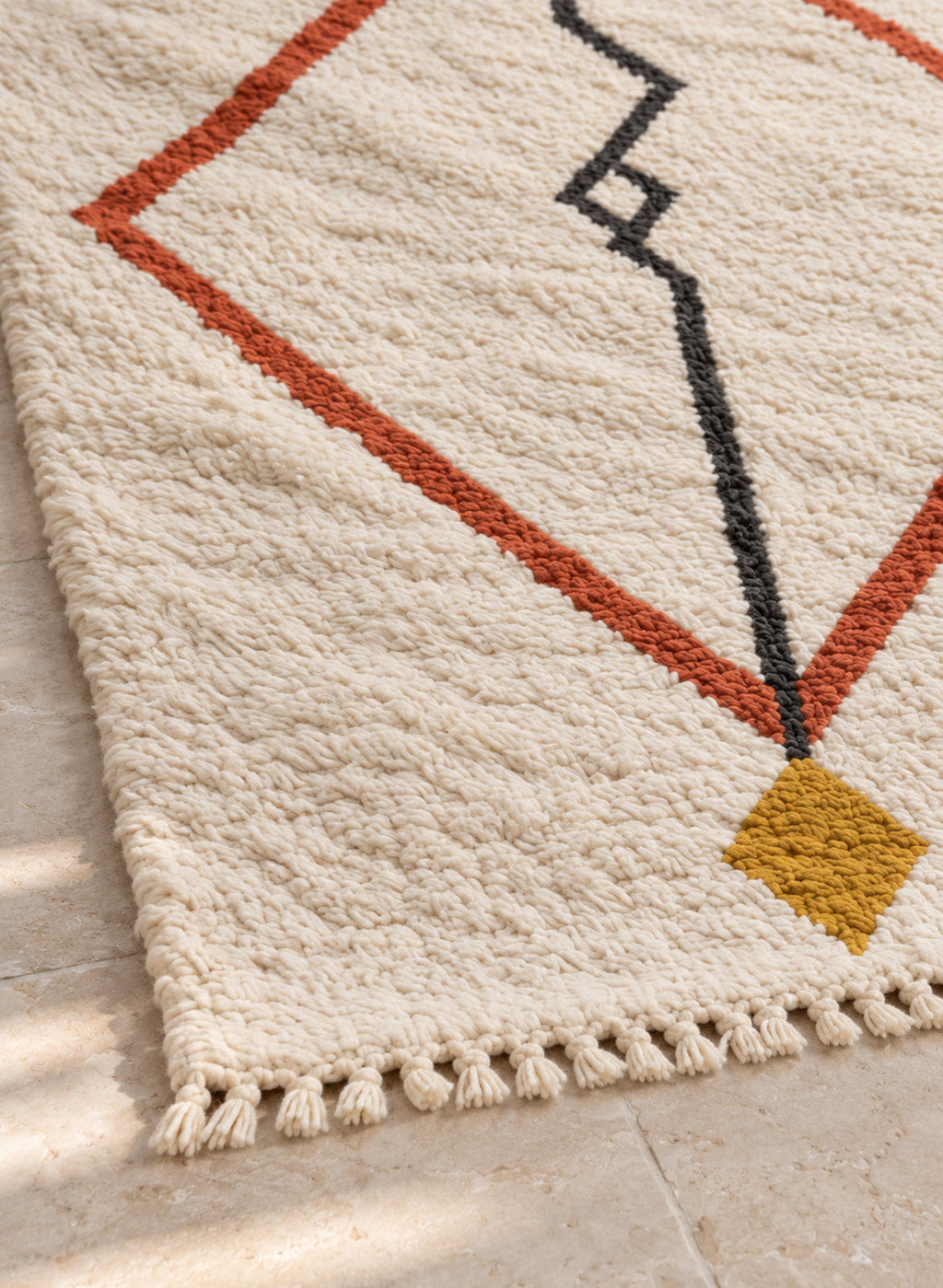 Close-up of the fringe of Azilal rug model 06