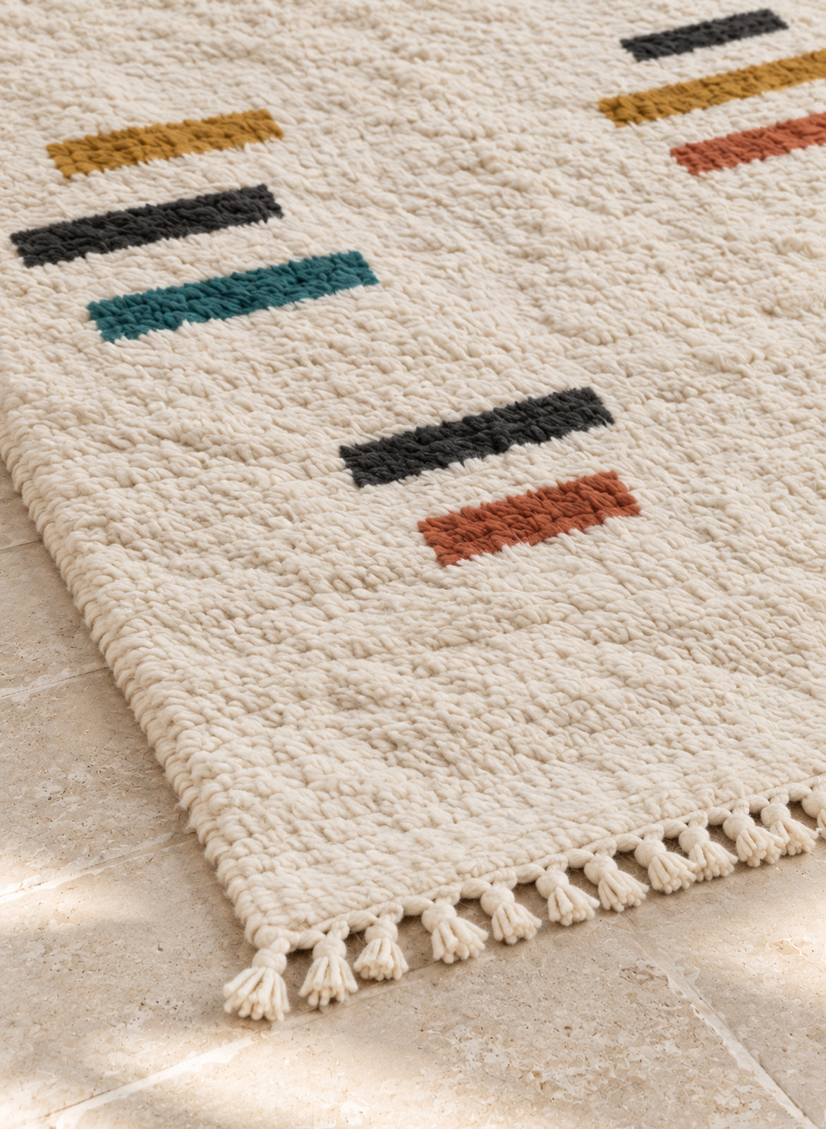 Close-up of the fringe of Azilal rug model 07