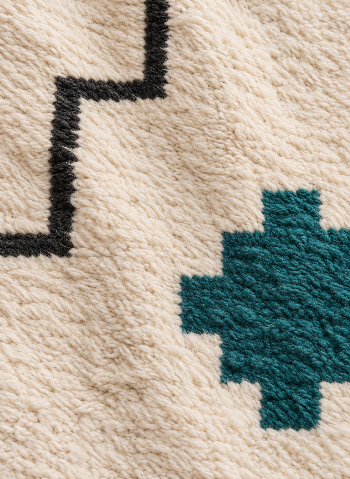 Close-up of the wool texture of Azilal rug model 10