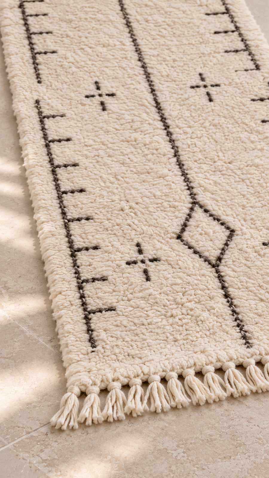 Fringe detail of the Beni Ourain runner