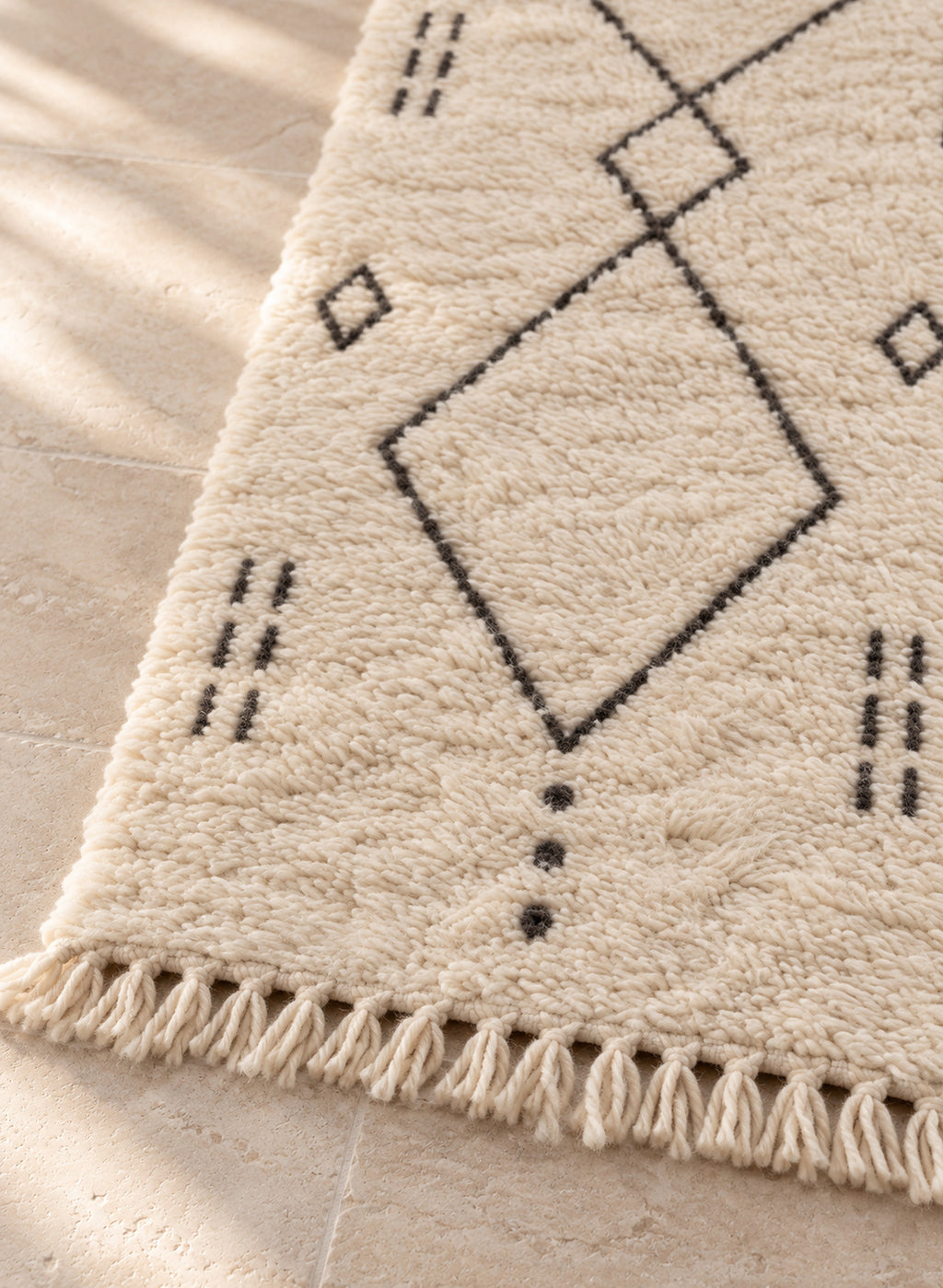 Fringe detail of the Beni Ourain runner