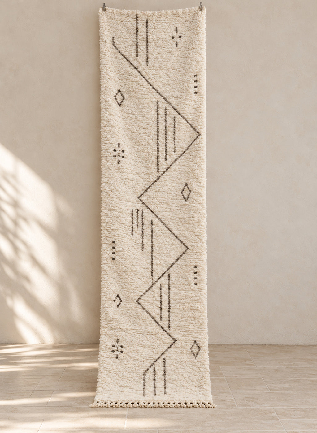 Ivory Beni Ourain runner with a charcoal diagonal zigzag