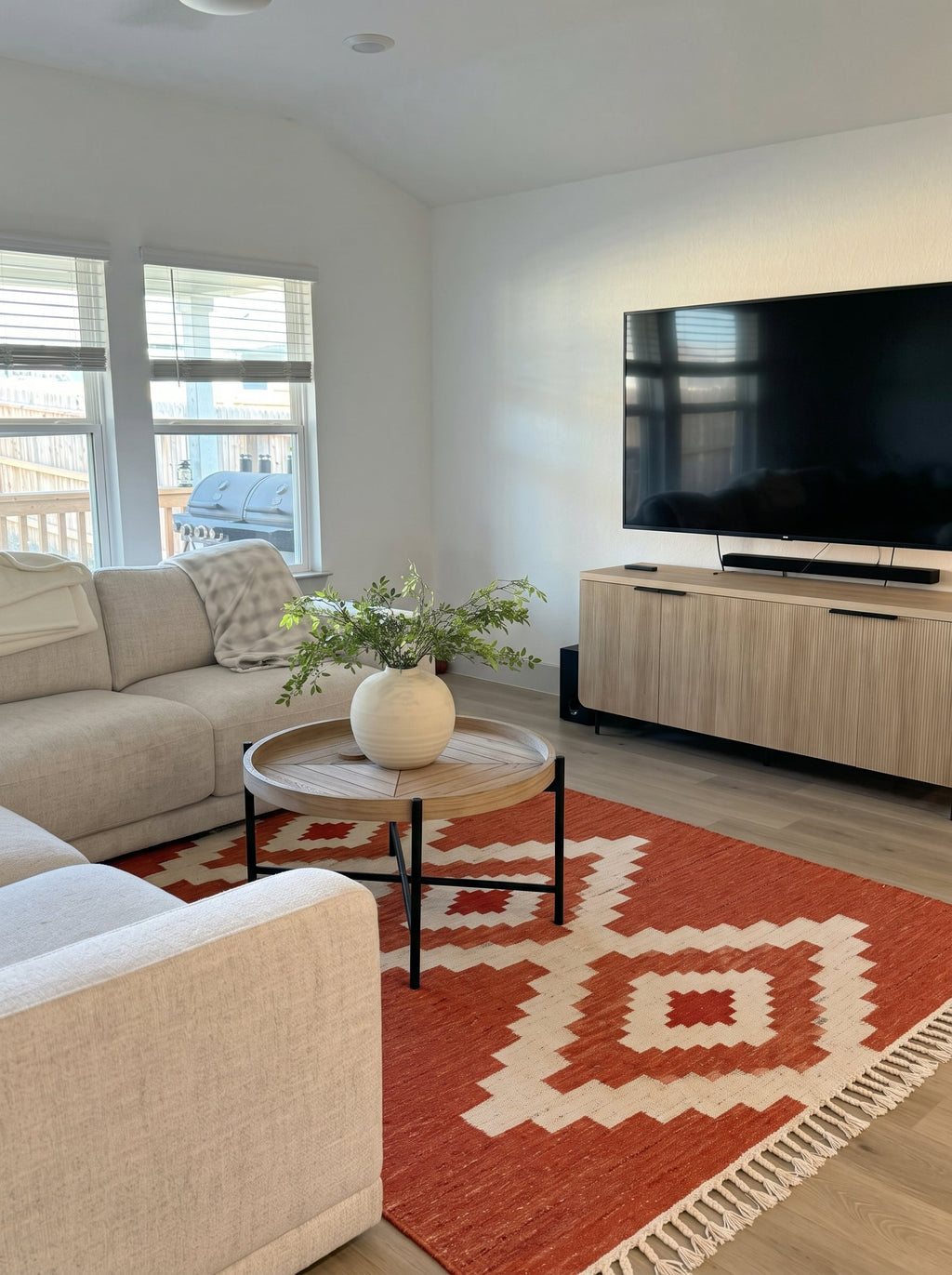 Taslit terracotta kilim in a living room