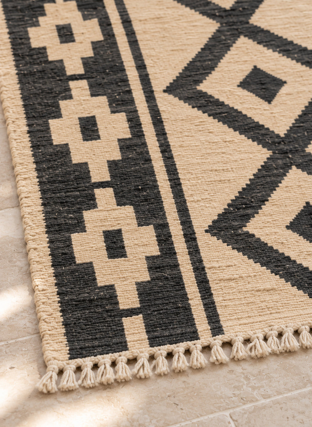Fringe detail of the Tanirt kilim
