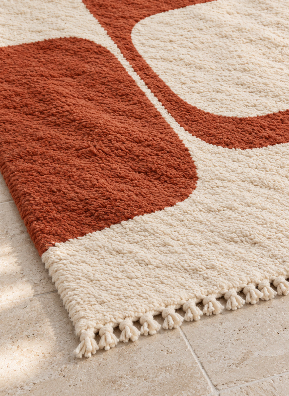 Close-up of the fringe of Mrirt rug model 02