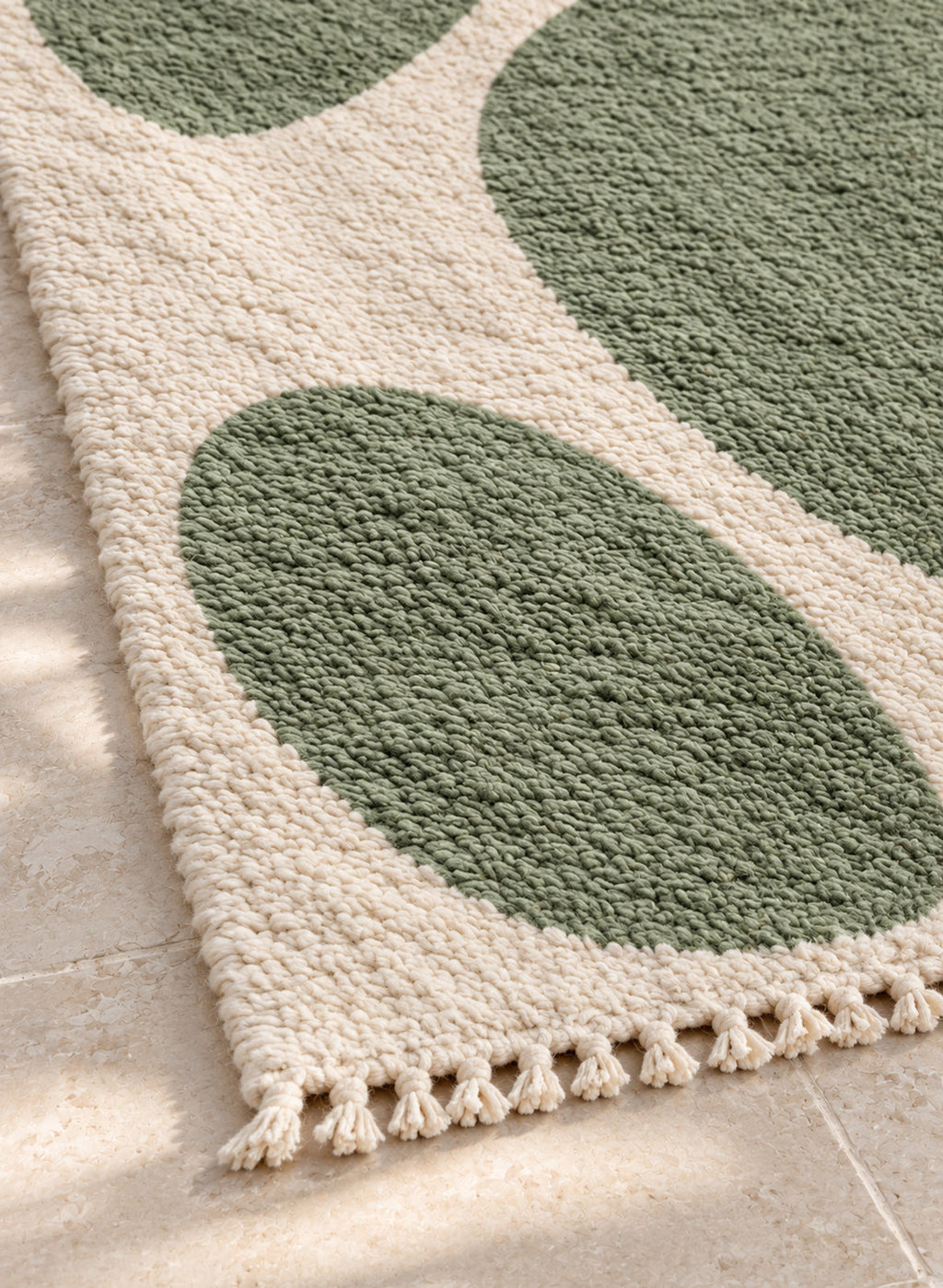 Close-up of the fringe of Mrirt rug model 03