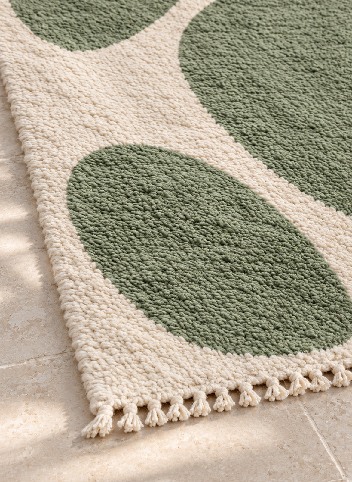 Close-up of the fringe of Mrirt rug model 03
