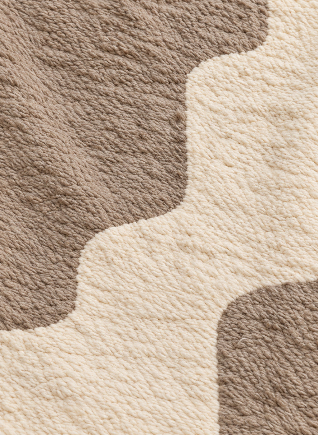 Close-up of the wool texture of Mrirt rug model 08