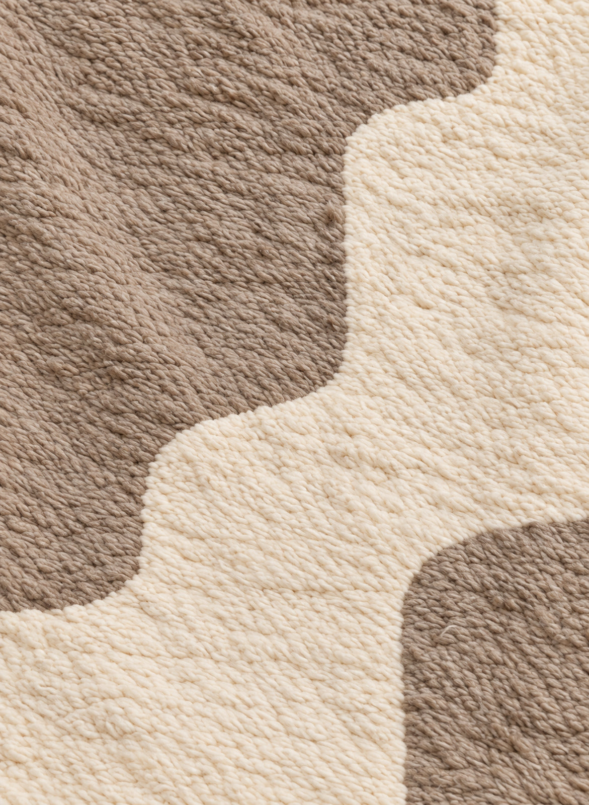 Close-up of the wool texture of Mrirt rug model 08