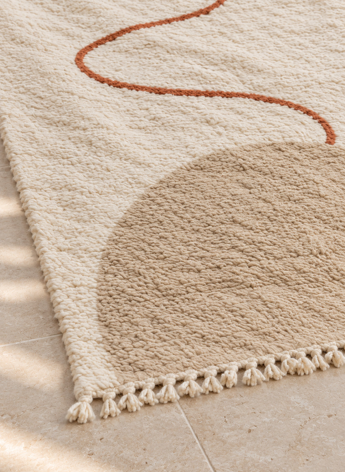 Close-up of the fringe of Mrirt rug model 09