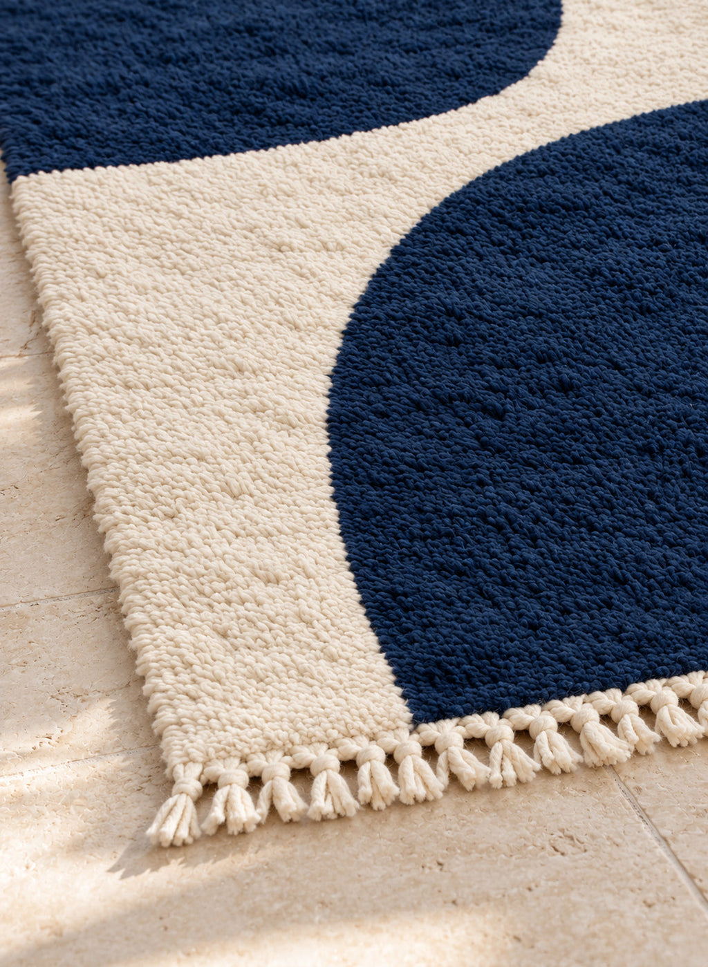 Close-up of the fringe of Mrirt rug model 10